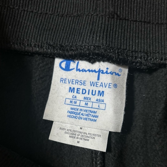 Champion Medium Black Women’s Fleece heavyweight athletic shorts logo pockets - Picture 3 of 5